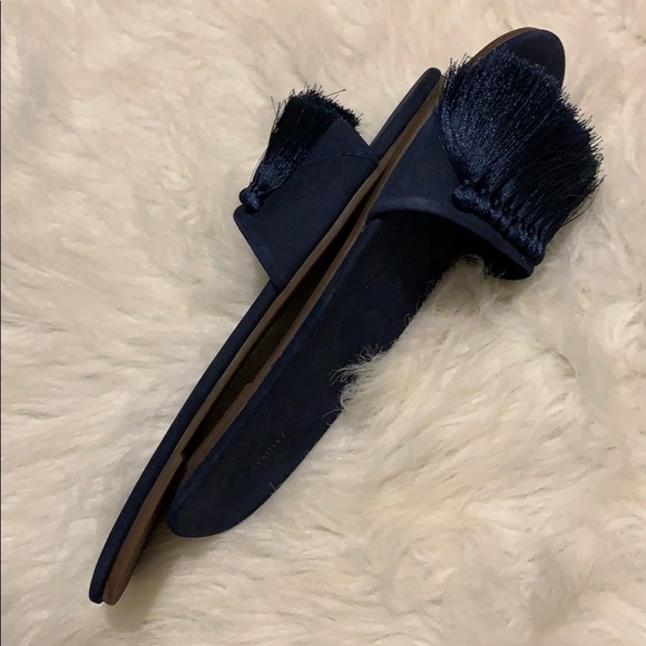 🆕NWT rare Schultz Tassel Fringe Slides in box! - Picture 8 of 8